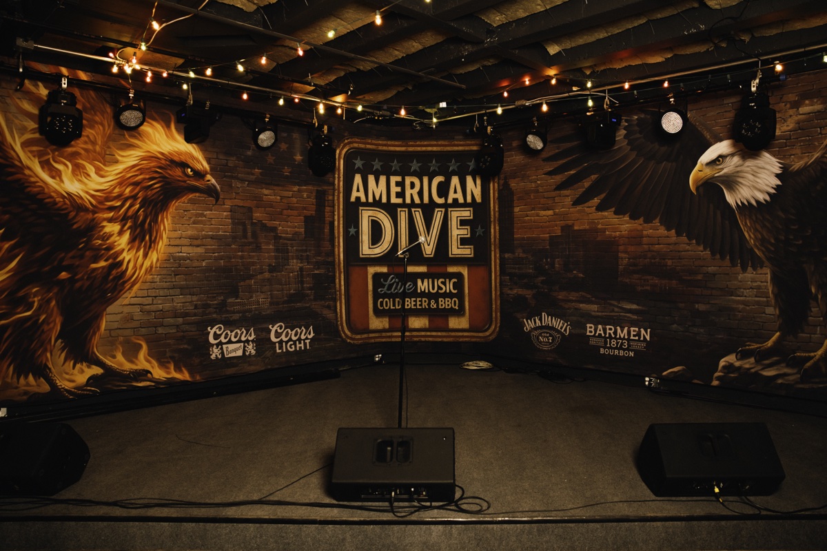 The American Dive stage